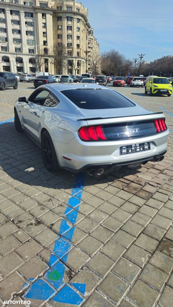 Ford Mustang - 6