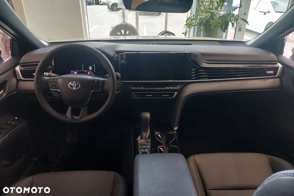 Toyota Camry - 9
