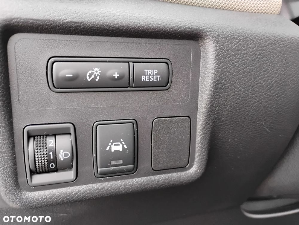 Nissan Micra 1.0 Visia Plus - 28