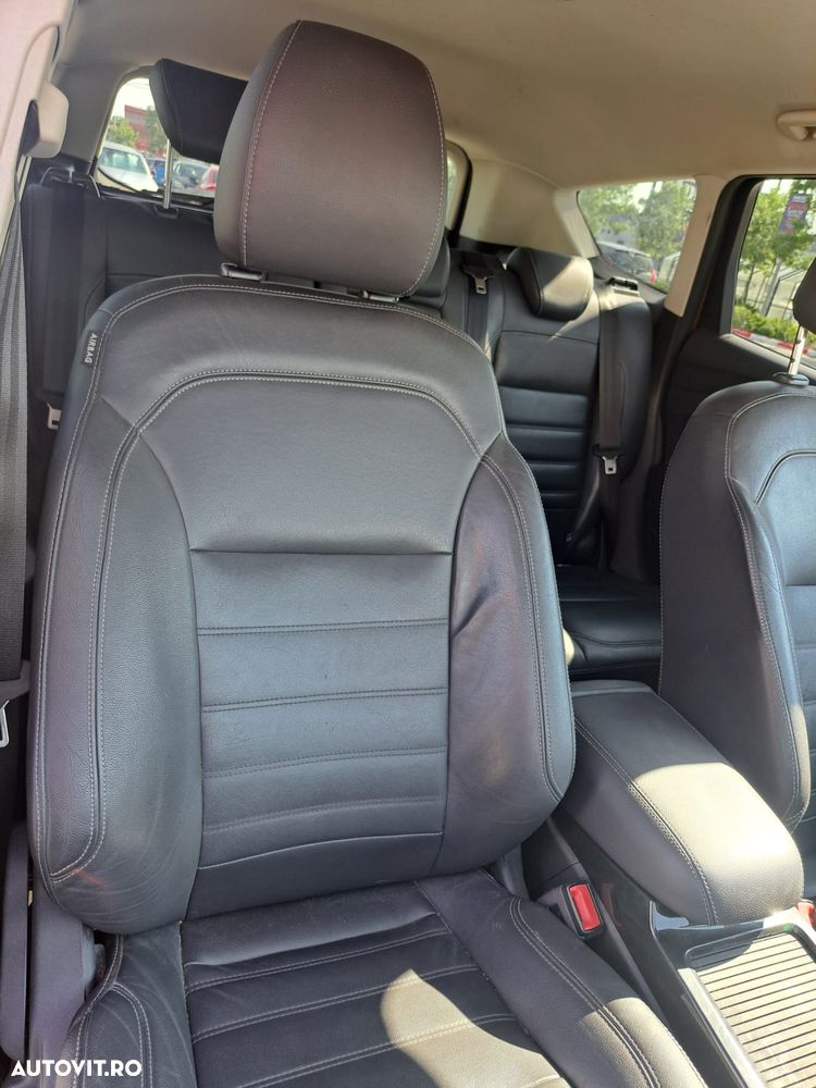 Ford Kuga 2.0 TDCi 2WD ST-Line - 4