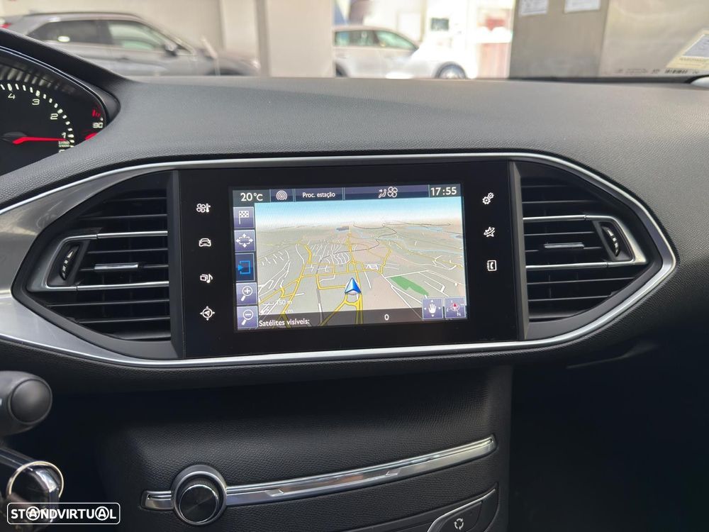 Peugeot 308 1.2 PureTech Style J17 - 18