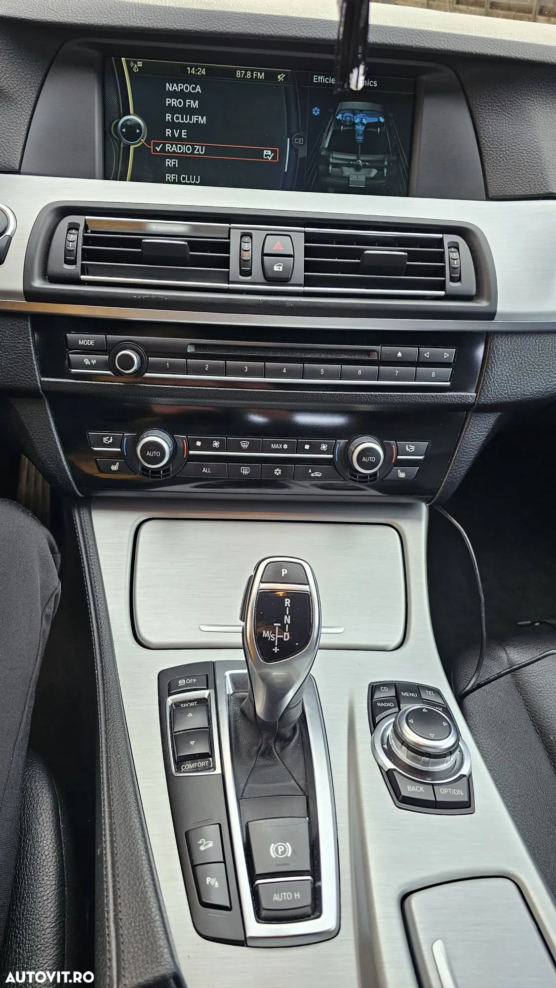 BMW Seria 5 525d xDrive Touring - 11