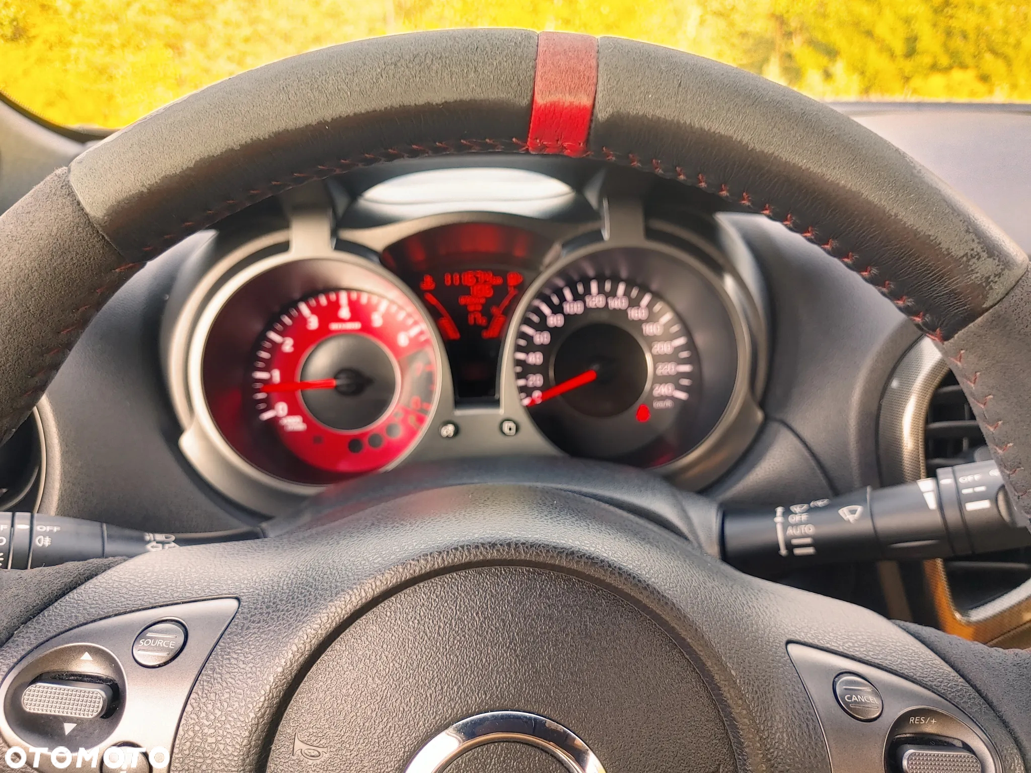 Nissan Juke 1.6 DIG-T Nismo RS - 12