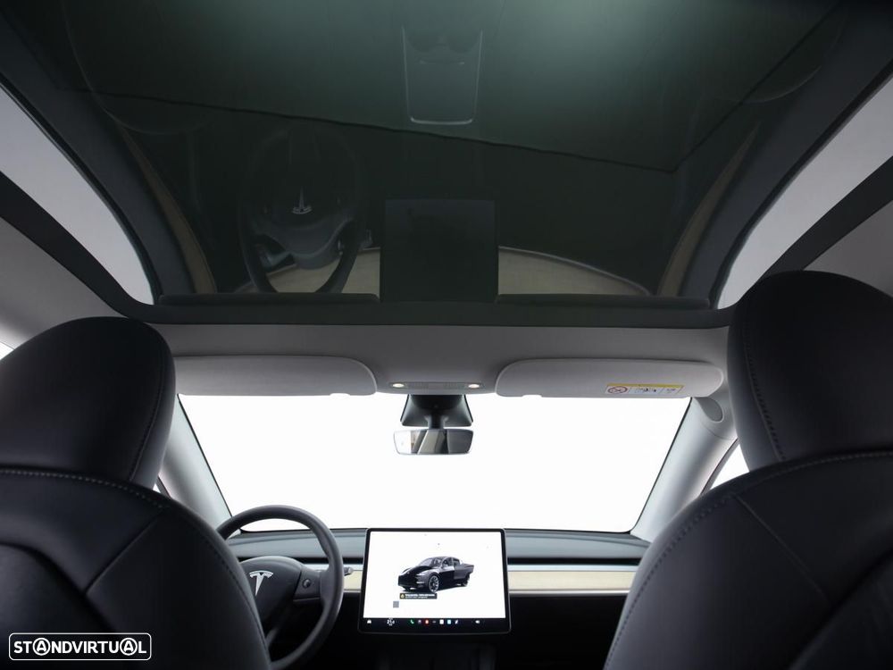 Tesla Model Y Long Range Dual Motor AWD — fotografia 6