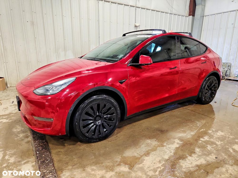 Tesla Model Y - 1