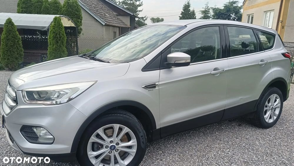 Ford Kuga 1.5 TDCi 2x4 Titanium - 1