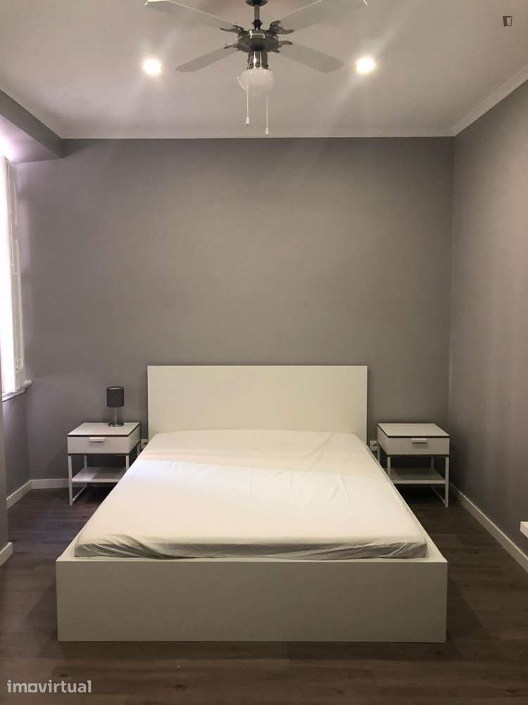 Quarto - localizado em São Sebastião Lisbon - Grande imagem: 5/13