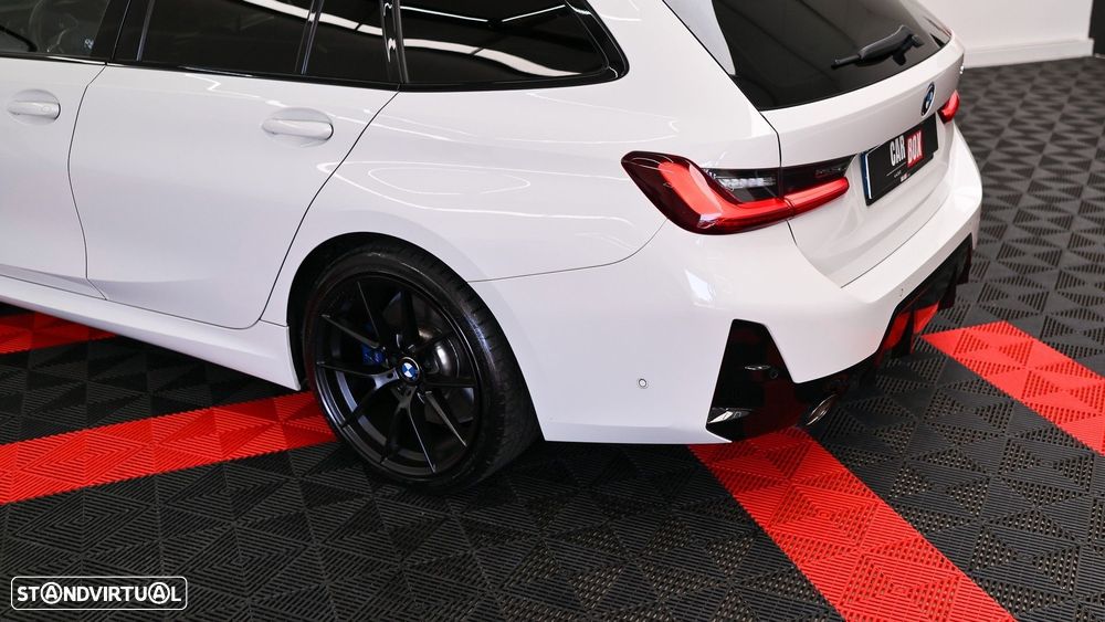 BMW 330 e Aut. M Sport - 26