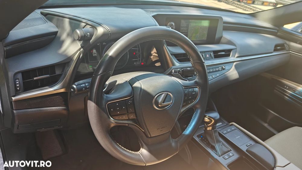 Lexus Seria ES 300h Executive Line - 4