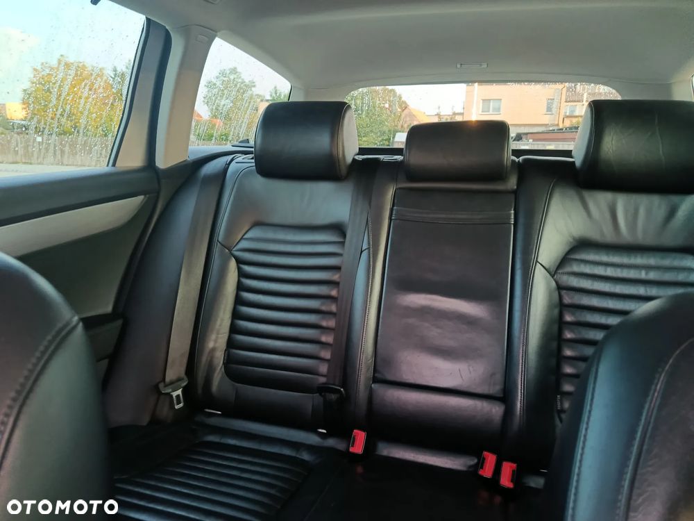Volkswagen Passat 2.0 TDI Comfortline - 9