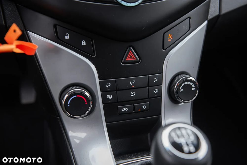 Chevrolet Cruze - 22