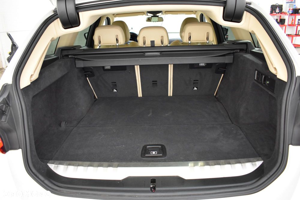 BMW Seria 3 320e Luxury Line - 30