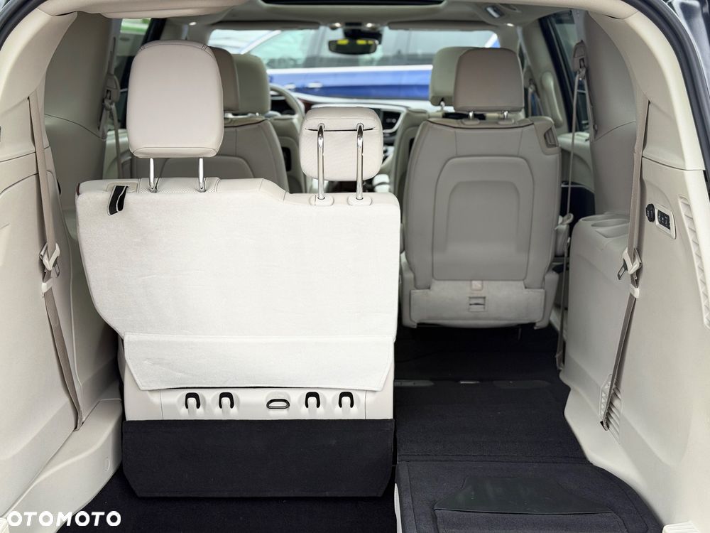 Chrysler Pacifica - 19