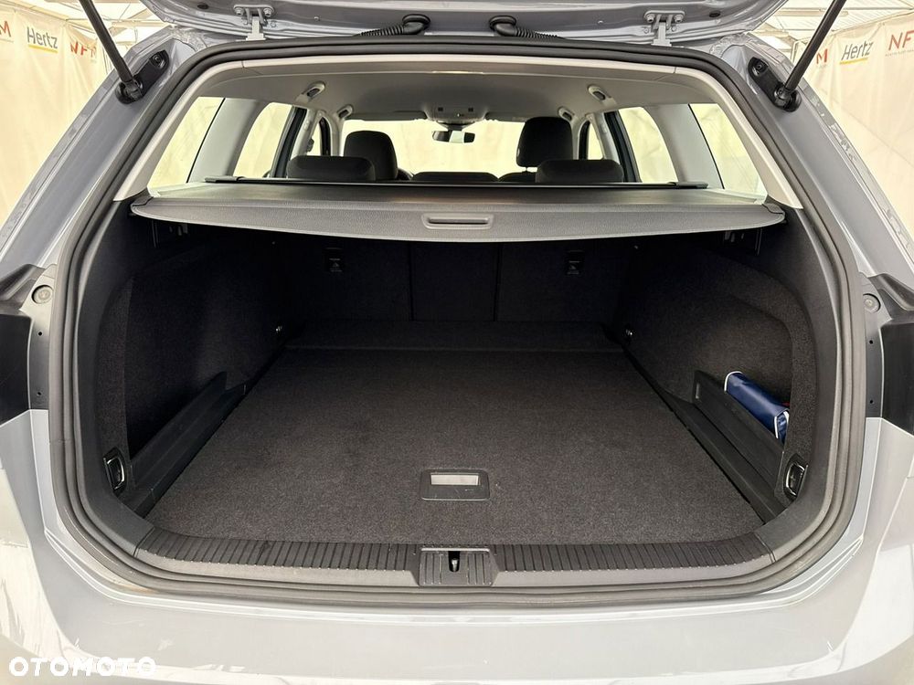 Volkswagen Passat - 20