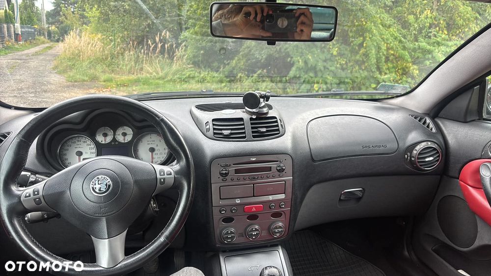 Alfa Romeo GT 1.9JTD 16V Black Line - 6