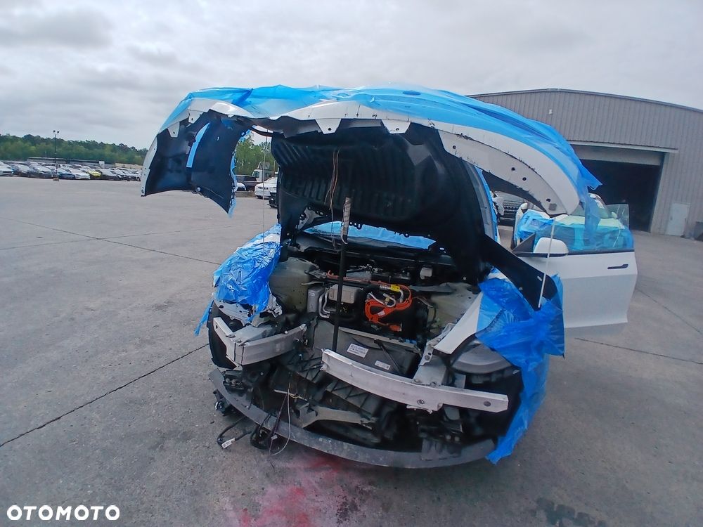 Tesla Model 3 - 7