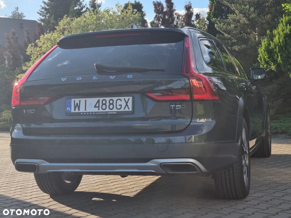 Volvo V90 Cross Country - 17