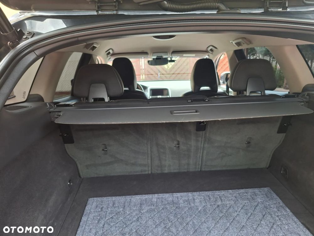Volvo XC 60 D3 Drive-E Momentum - 5