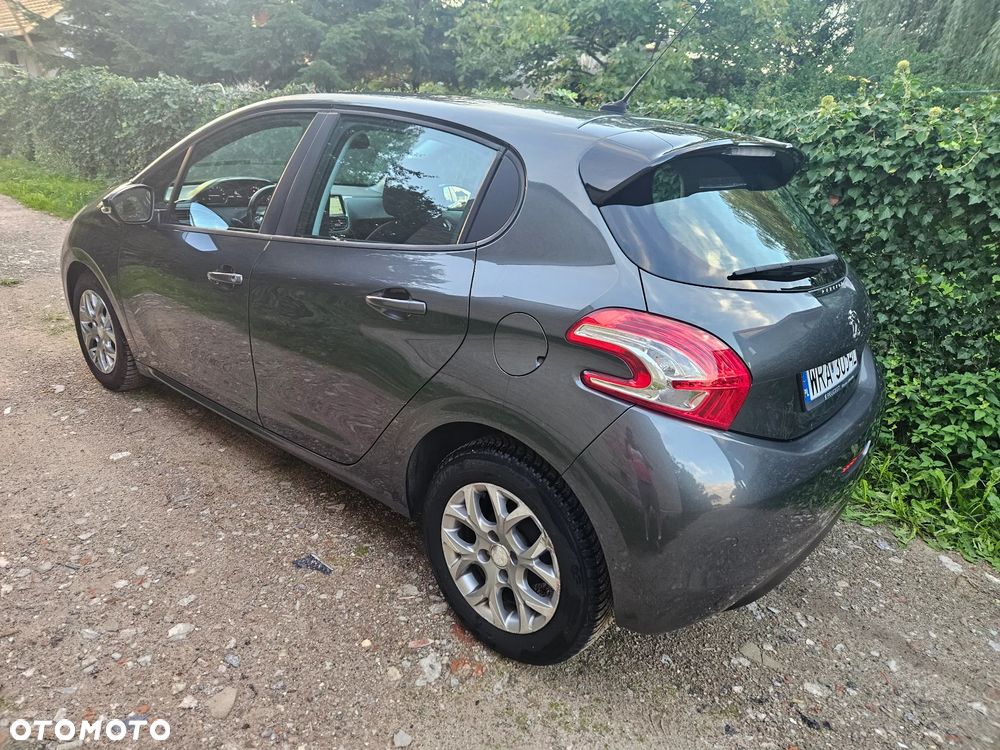 Peugeot 208 - 15