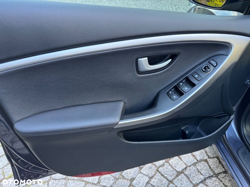 Hyundai i30 blue 1.6 GDI Style - 15
