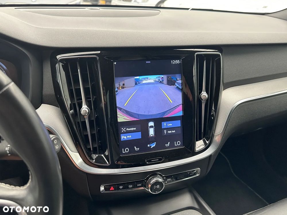 Volvo V60 D4 AWD R-Design - 9