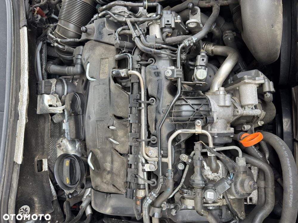 Volkswagen Passat 2.0 TDI DPF Comfortline - 14