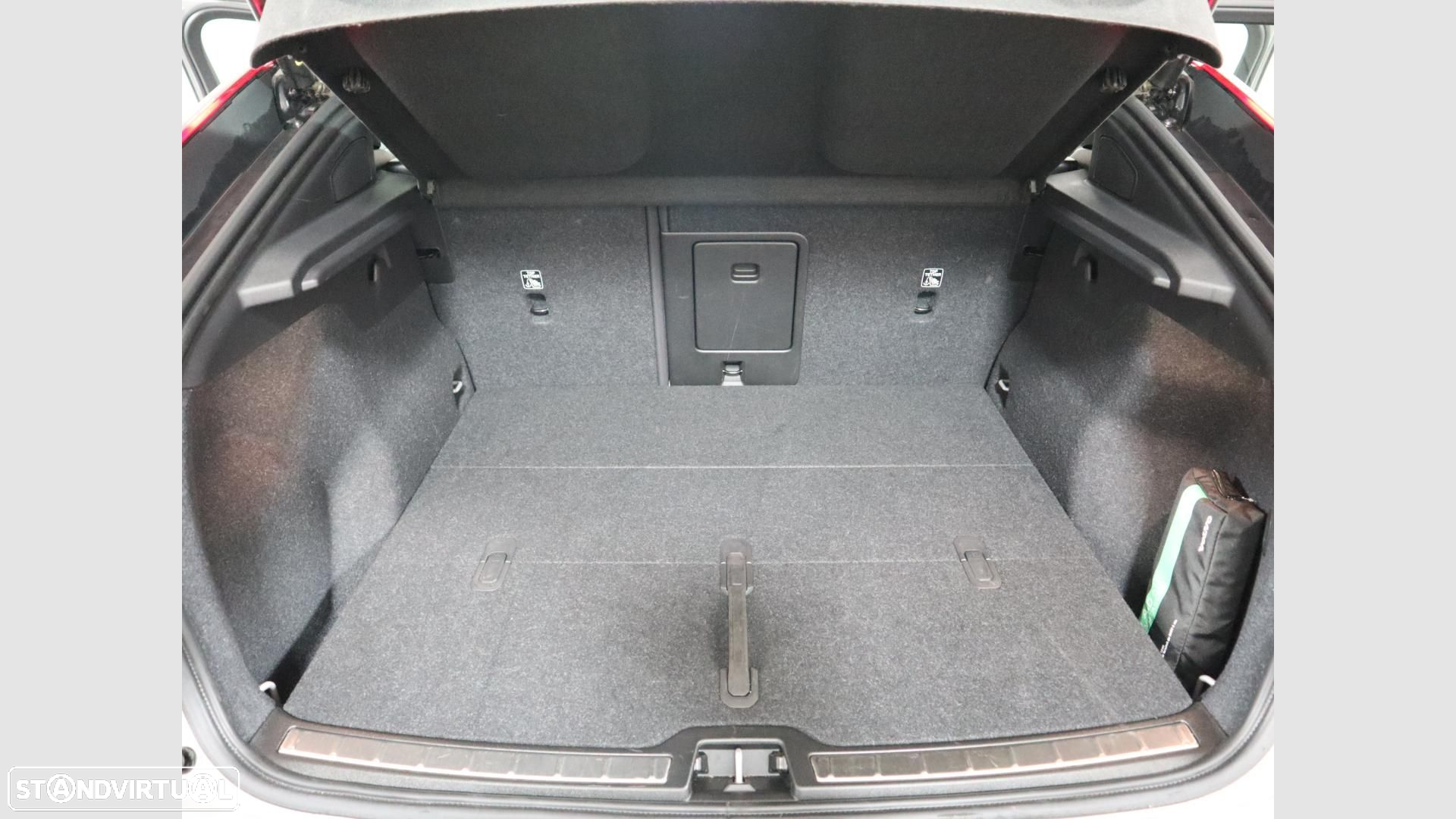 Volvo C40 Recharge Twin First Edition - 9
