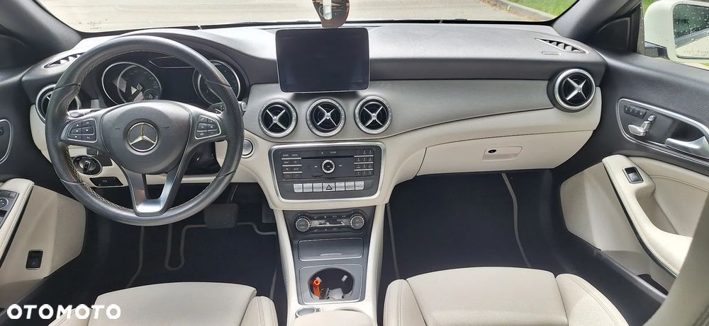 Mercedes-Benz CLA 250 7G-DCT Peak Edition - 22