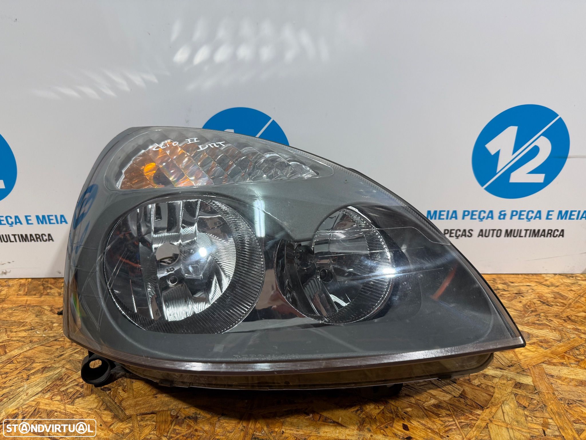Farol direito Renault Clio 2 - 1