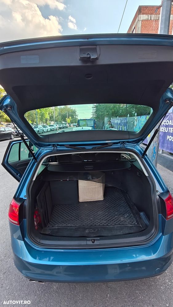 Volkswagen Golf 2.0 TDI BlueMotion Technology DSG Lounge - 40