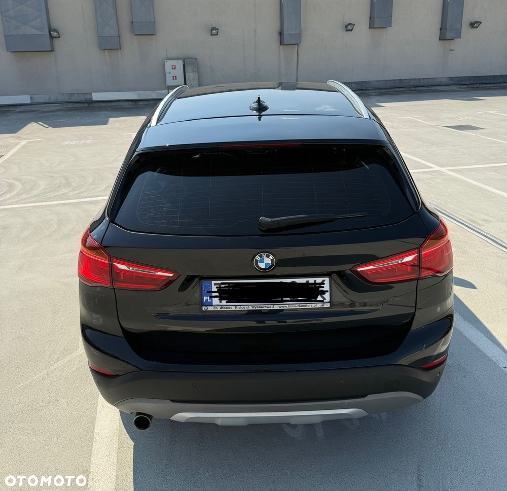 BMW X1 sDrive18i xLine - 8