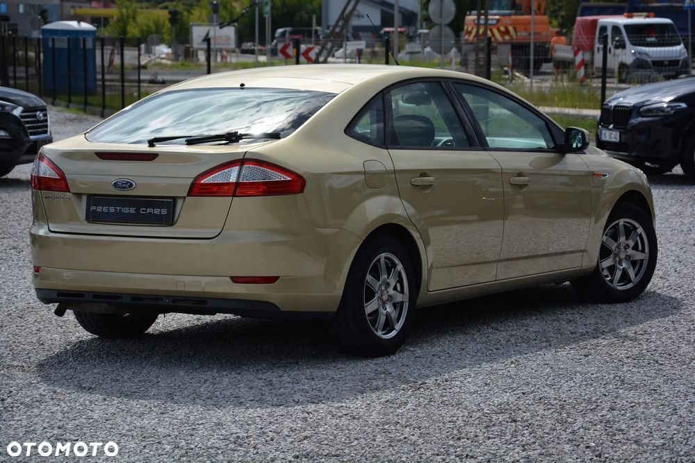 Ford Mondeo 2.0 S - 13