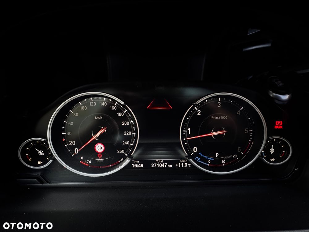 BMW Seria 5 530d xDrive Luxury Line - 23