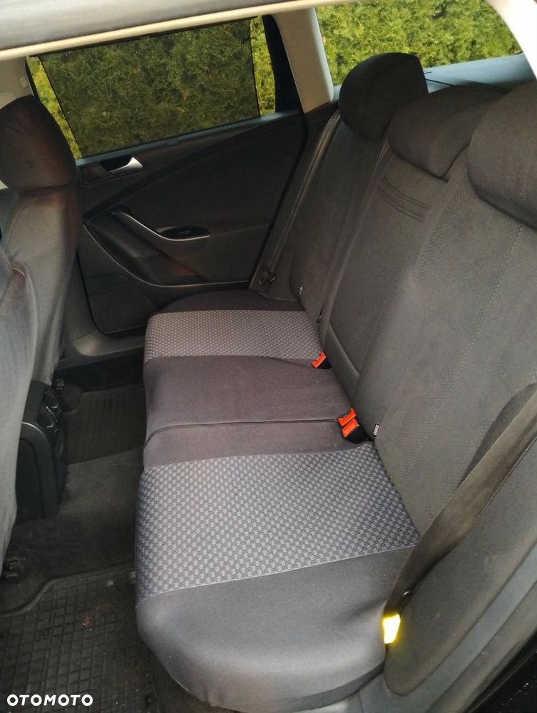 Volkswagen Passat 2.0 TDI DPF Comfortline - 14