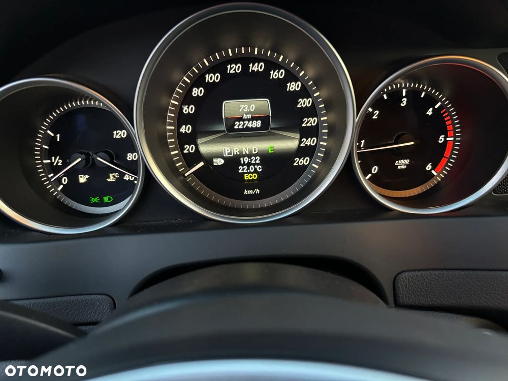 Mercedes-Benz Klasa C 200 CDI DPF Automatik BlueEFFICIENCY Special Edition - 13