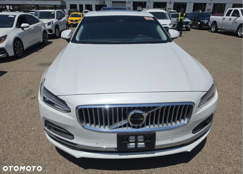 Volvo S90 - 2