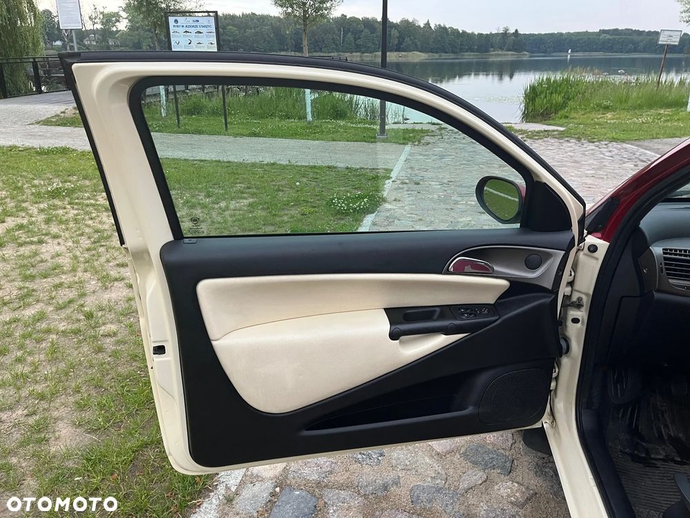 Lancia Ypsilon 1.4 16V Elegante Plus - 7