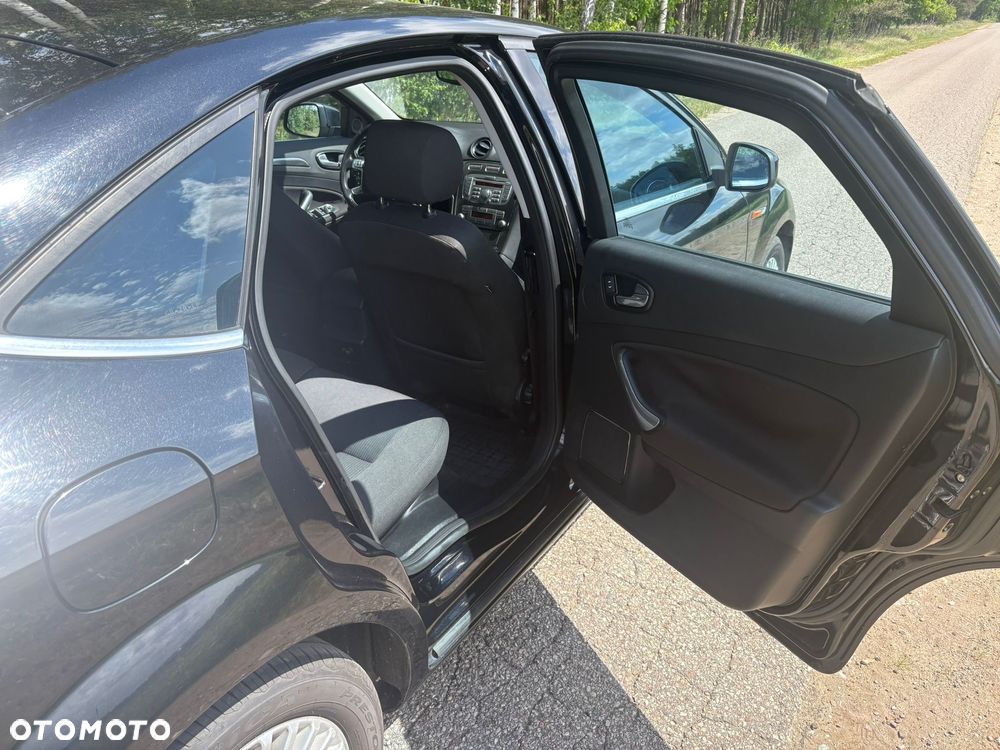 Ford Mondeo - 10