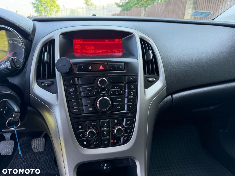 Opel Astra 1.4 Turbo 150 Jahre - 26
