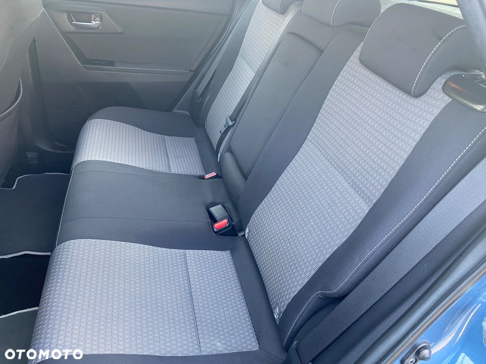 Toyota Auris - 22