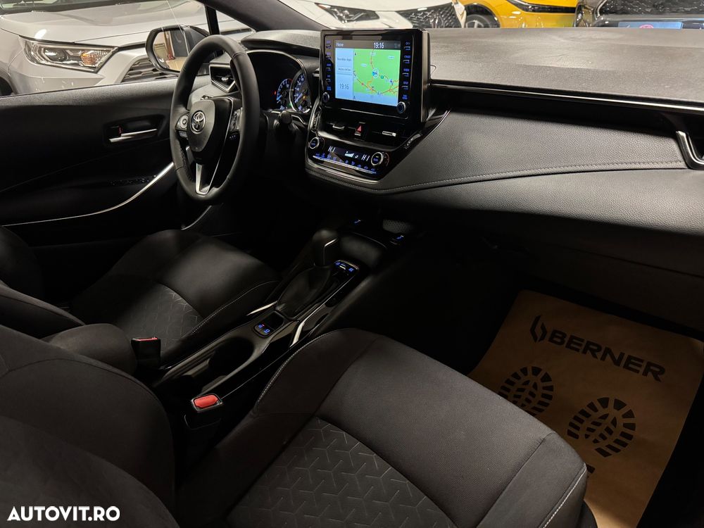 Toyota Corolla - 13