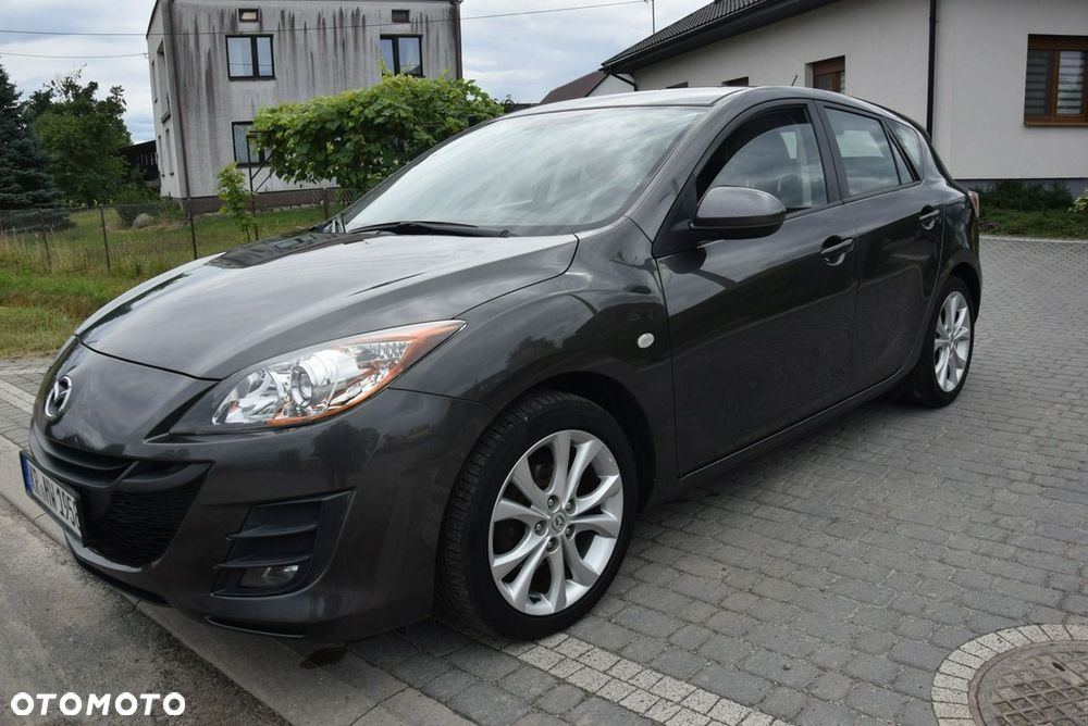 Mazda 3 1.6 Active + - 5
