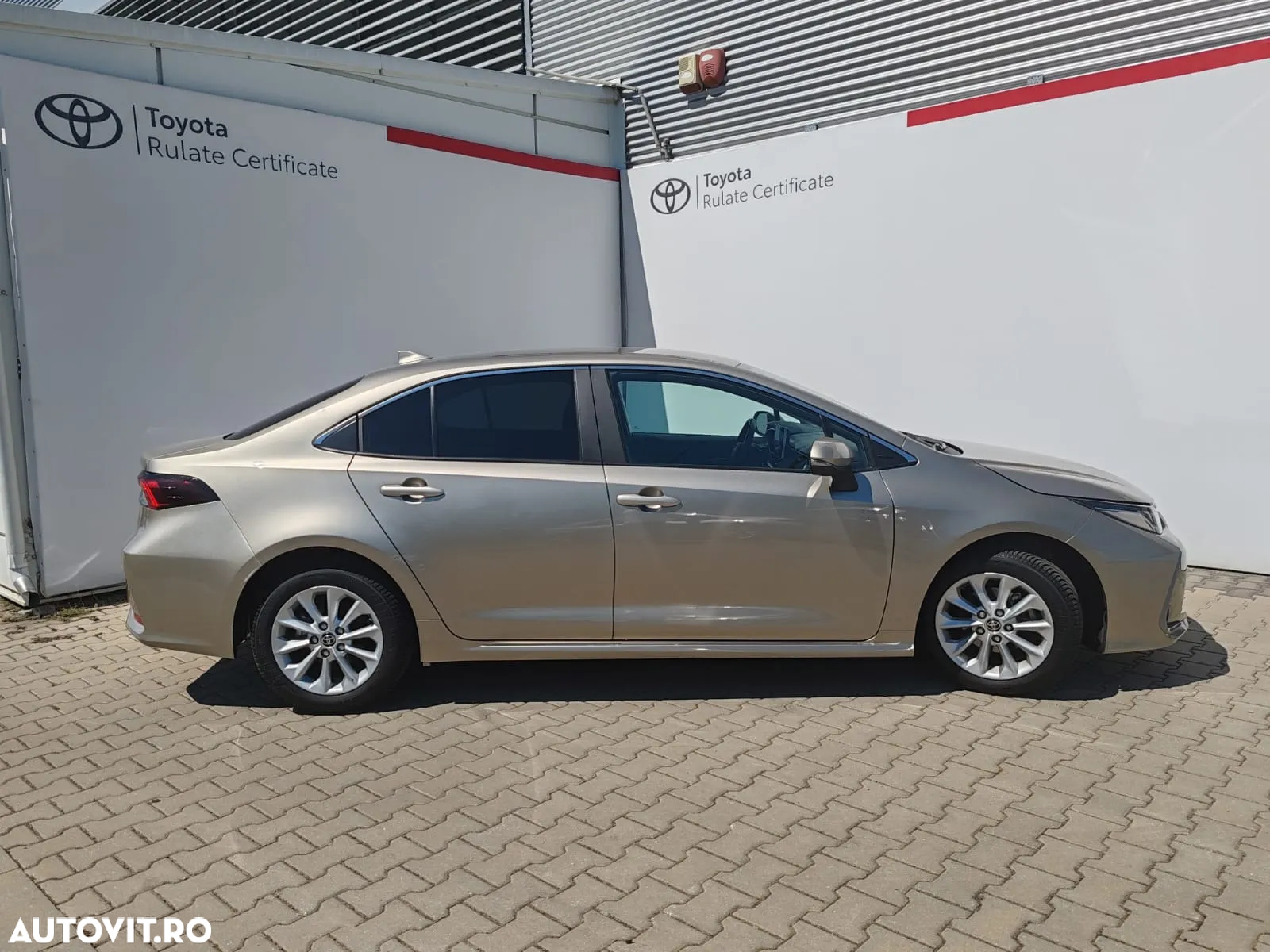 Toyota Corolla 1.8 HSD Dynamic - 3