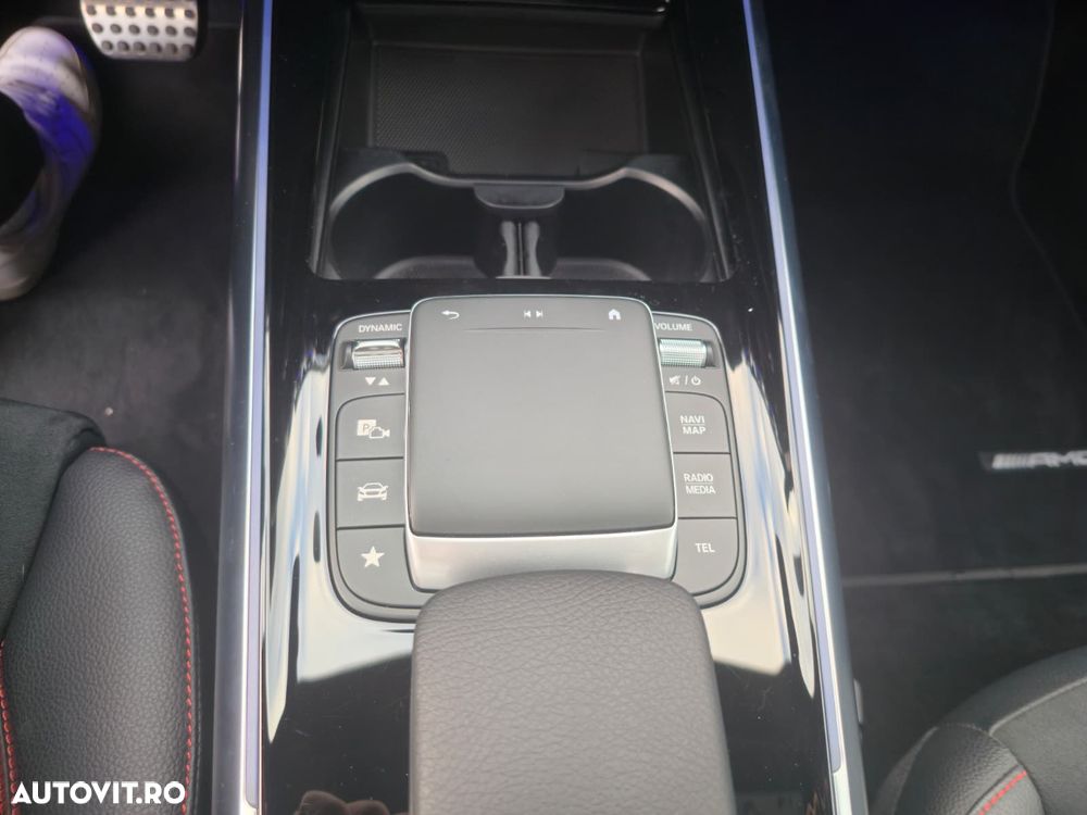 Mercedes-Benz GLA - 11