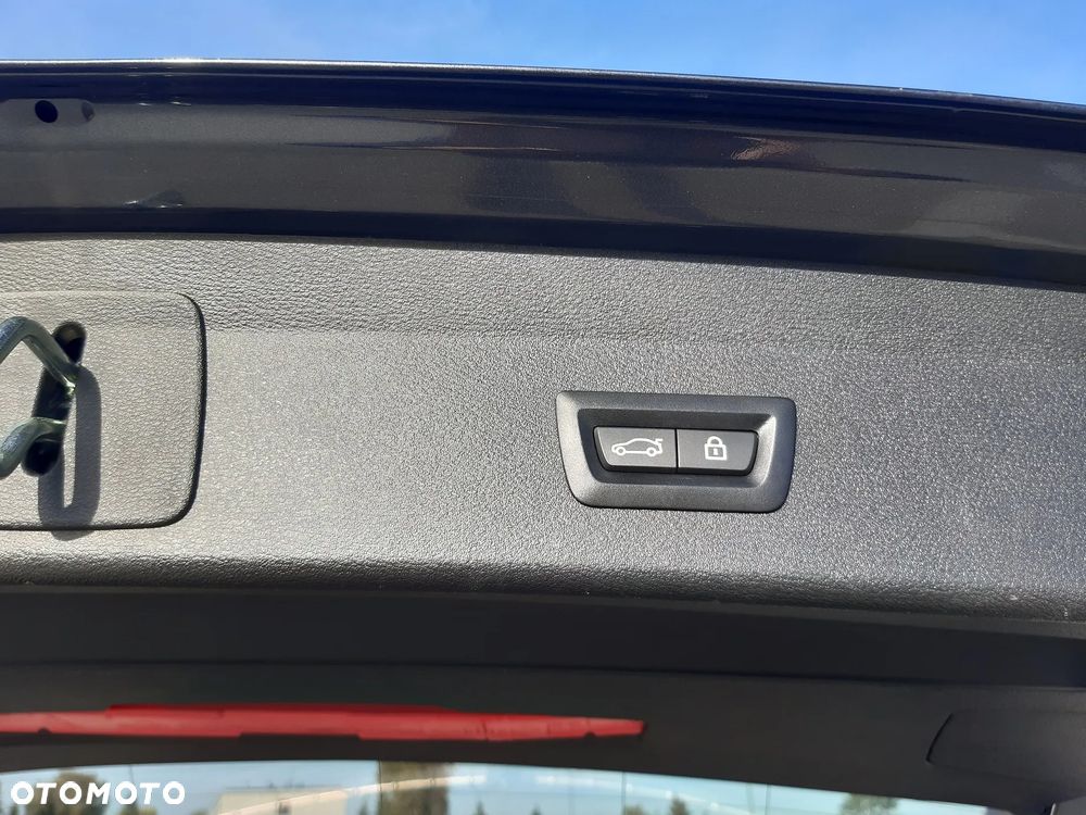 BMW X1 sDrive18d xLine - 19