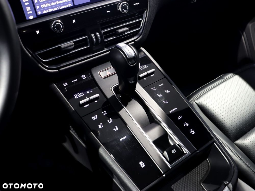 Porsche Macan Standard - 30