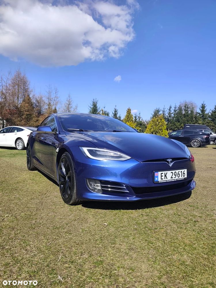 Tesla Model S - 1