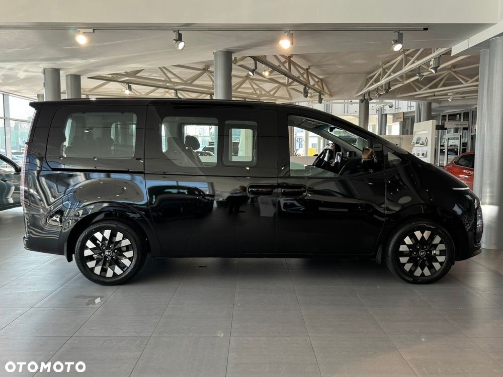 Hyundai Staria - 4