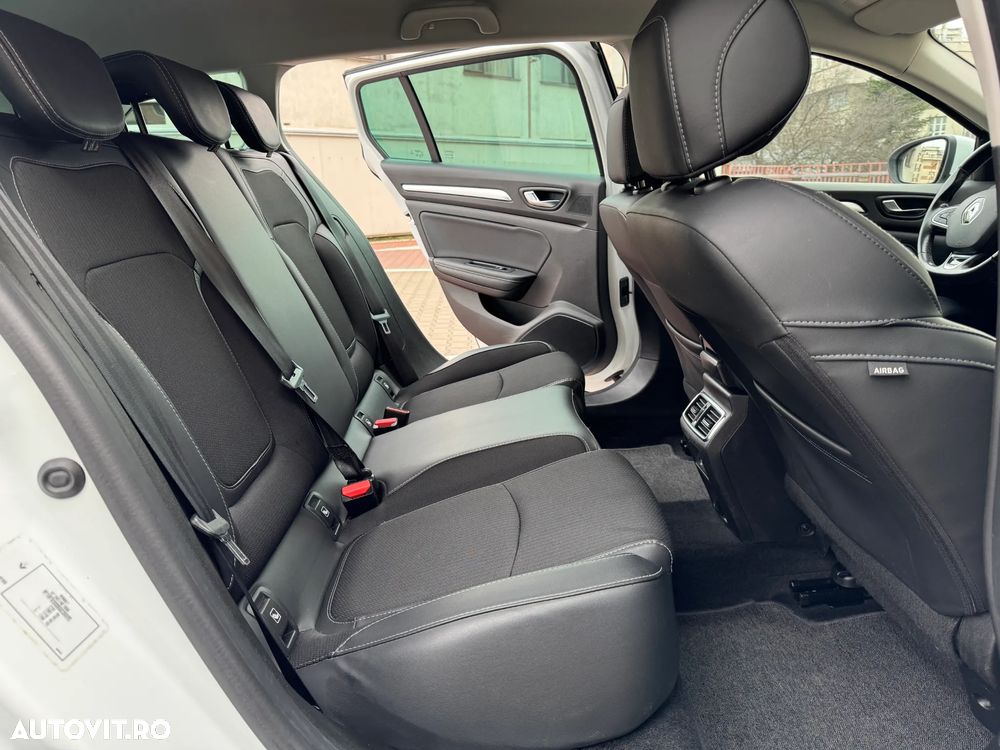 Renault Megane E-TECH 160 INTENS - 16