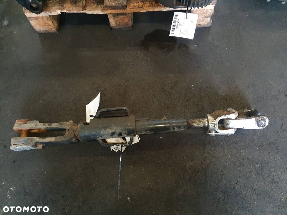 CIĘGNO DOLNE NEW HOLLAND T6.175 ŚRUBA - 1